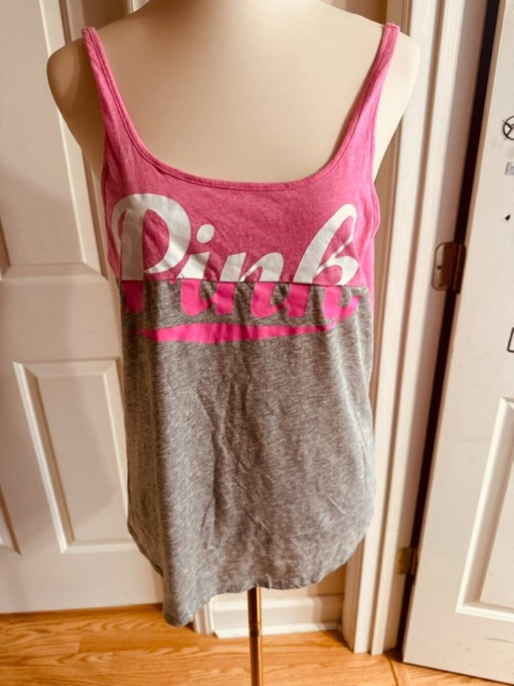 NWOT VS PINK Colorblock Low-Back Graphic Tank Top Size M
